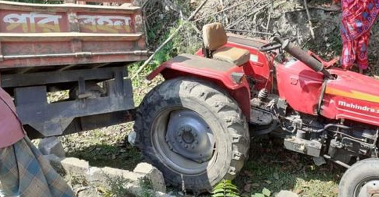 চাঁপাইনবাবগঞ্জে মাহিন্দ্রা-ট্রাক্টর সংঘর্ষে দুইজন নিহত