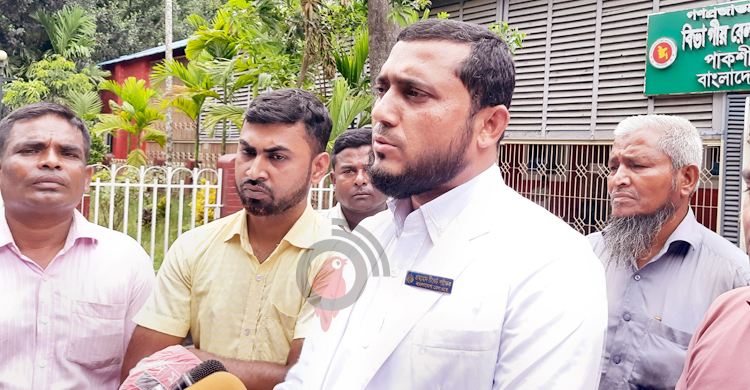 ট্রেনে ফিরেই অর্ধলাখ টাকা জরিমানা আদায় করলেন শফিকুল