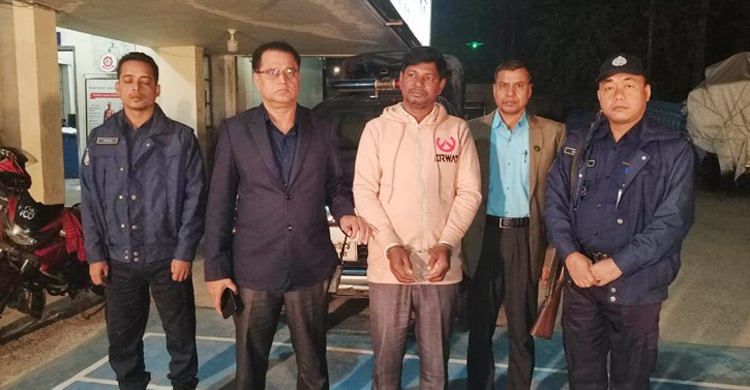 চট্টগ্রামে সাংবাদিককে নির্যাতন, একদিনের রিমান্ডে ইটভাটা ম্যানেজার