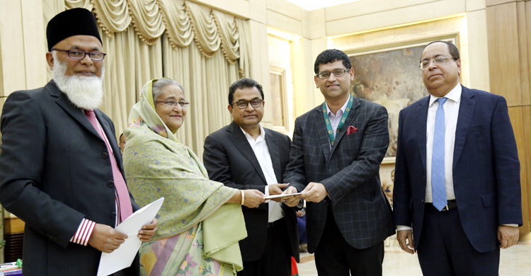 মুজিববর্ষ উদযাপনে বঙ্গবন্ধু কল্যাণ ট্রাস্টে ইউসিবির ১০ কোটি টাকা