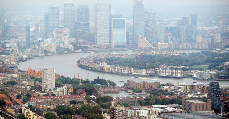 UK economy shows biggest drop in 40 years in early 2020