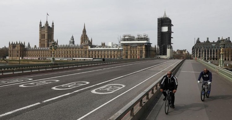 UK economy shrinks by a quarter in depths of lockdown