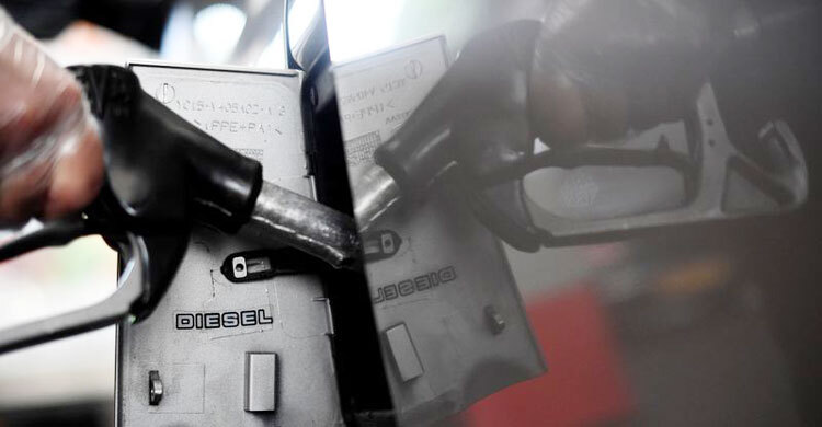 Johnson set to ban sale of new petrol and diesel cars from 2030