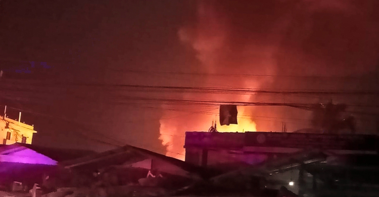 এবার কুতুপালং বাজারে অগ্নিকাণ্ড, ৩ রোহিঙ্গা নিহত