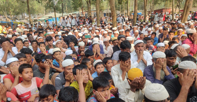 উখিয়া ক্যাম্পে রোহিঙ্গাদের সমাবেশ