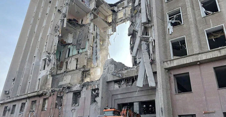 Russia pounds Donetsk, Luhansk; at least 21 killed