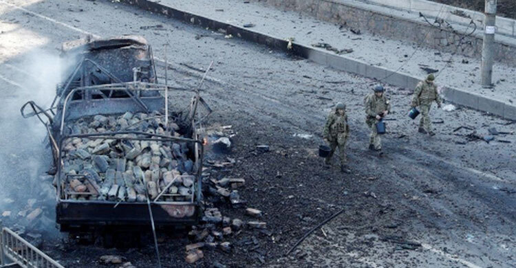 Ukraine invasion: Kyiv imposes curfew amid sabotage fears