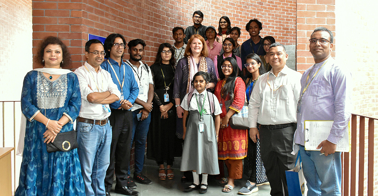 ইউল্যাব পরিদর্শন করলেন ডয়চে ভেলে অ্যাকাডেমি প্রতিনিধি