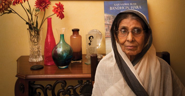 কবি নজরুলের পুত্রবধূ উমা কাজী মারা গেছেন