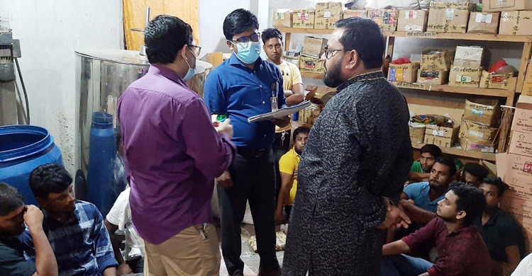 তুরাগে অনুমোদনহীন কারখানায় ইউনানি ওষুধ তৈরি, র্যাবের অভিযান