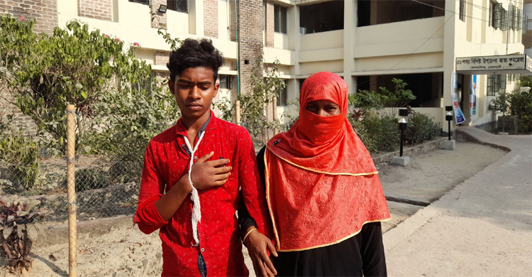 গাছে বেঁধে নির্যাতন, সেই মা-ছেলেকে চিকিৎসা দিচ্ছে না হাসপাতাল