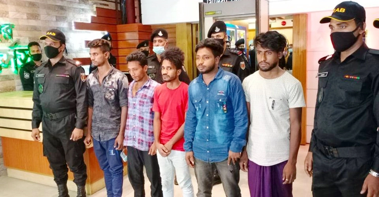 বেদে পেশার আড়ালে ইয়াবার কারবার | ০৫ মে ২০২১
