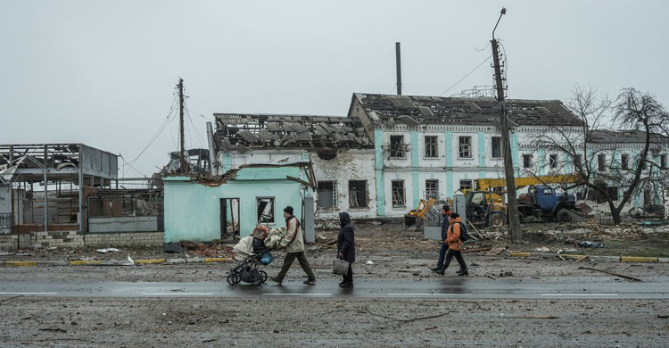 Ukraine 'retakes whole Kyiv region' as Russia looks east