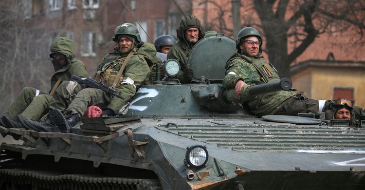 Russia pushes offensive, collects corpses in 'liberated' Mariupol