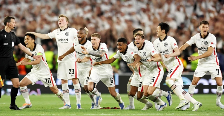 Frankfurt beat Rangers to win Europa League