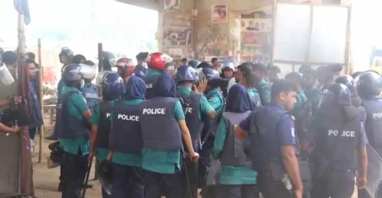 বেতন-ঈদ বোনাসের দাবিতে গাজীপুরে শ্রমিকদের বিক্ষোভ | বুধবার, ২৫ মে ২০২২