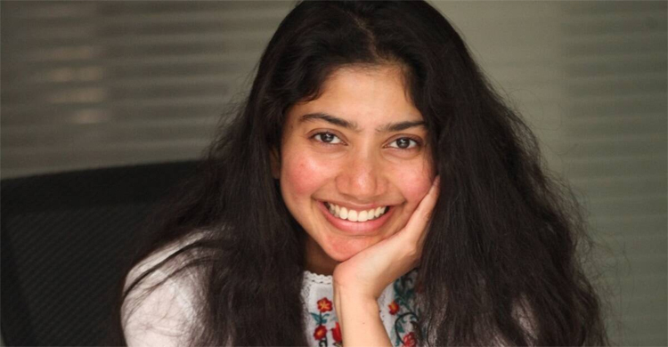 Sai Pallavi issues clarification after controversy