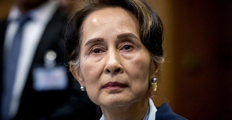 Suu Kyi sent to solitary confinement