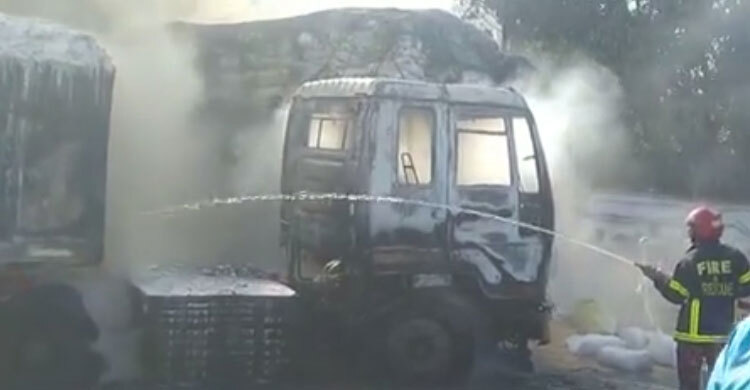 সোনামসজিদ স্থলবন্দরে আগুন