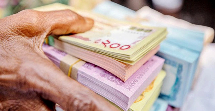 'Pressure on Bangladesh rising but crisis risk low'