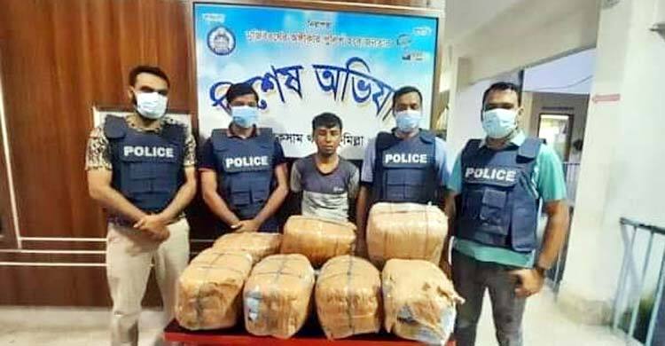 ঘরের সিলিংয়ে মিলল তিন বস্তা গাঁজা
