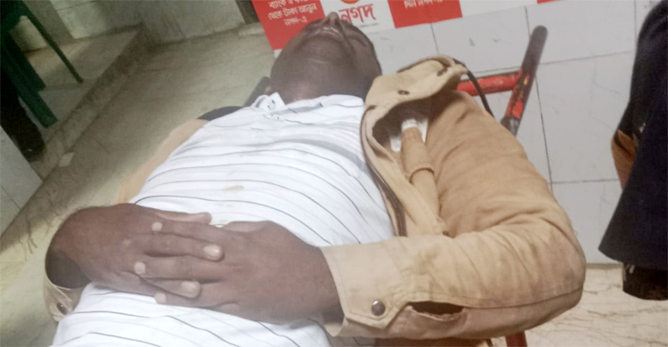 ঢাকায় এসে অজ্ঞান পার্টির খপ্পরে যুবক, খোয়ালেন টাকা ও মোবাইল