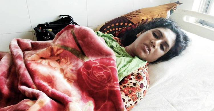 দলের সদস্য না করায় তৃতীয় লিঙ্গের নেত্রীকে বেধড়ক মারধর