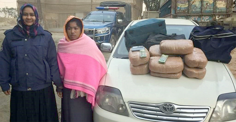 শোয়ার ঘরে গাঁজা, মাদক সম্রাজ্ঞী আটক