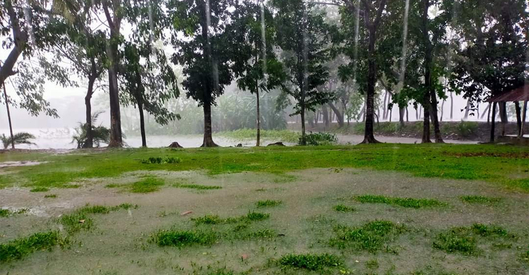 পটুয়াখালীতে দেড় ঘণ্টায় ৮১ মিলিমিটার বৃষ্টি