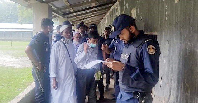 হাতিয়ায় জালভোট দিতে গিয়ে ধরা দুই সহকারী প্রিসাইডিং অফিসার
