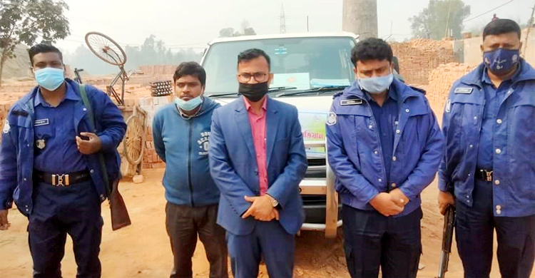 ইটের পরিমাপ কম থাকায় দুই ভাটামালিককে জরিমানা