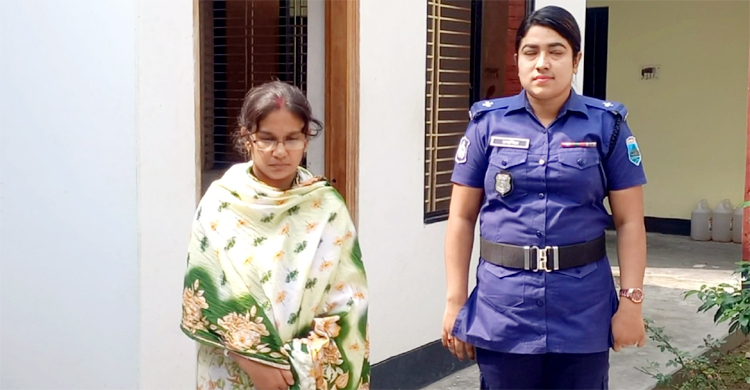 জয়পুরহাটে শিশুকন্যাকে হত্যার পর থানায় মা