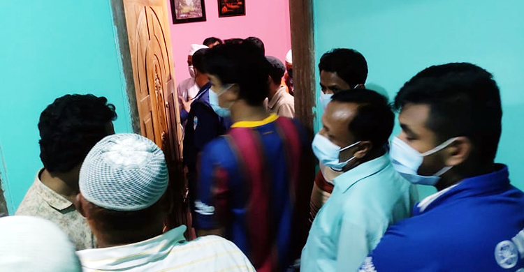 কেনাকাটা শেষ, বিয়ের একদিন আগে ঘরে পাওয়া গেল মরদেহ