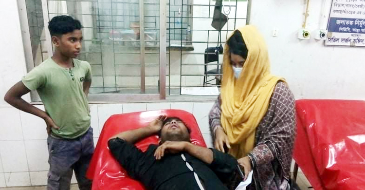 লক্ষ্মীপুরে মোটরসাইকেল চুরির তথ্য দেয়ায় নির্মাণ শ্রমিককে মারধর