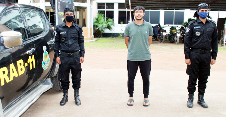 নারায়ণগঞ্জে ৯৬ হাজার নকল সিগারেটসহ যুবক আটক