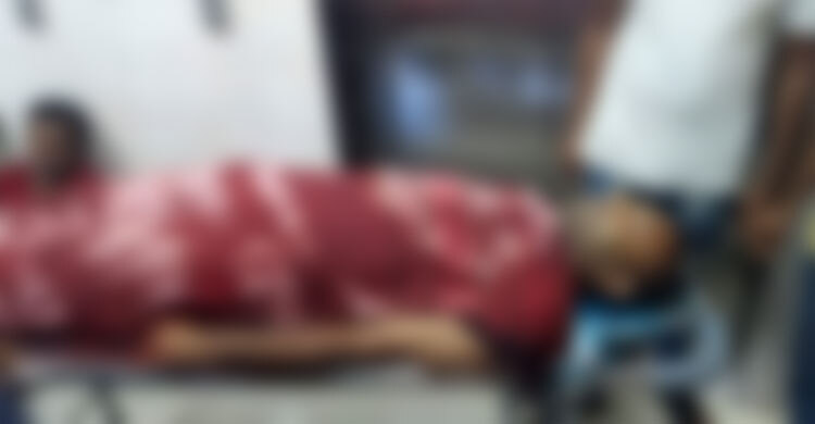 পূর্ববিরোধের জেরে যুবককে প্রকাশ্যে কুপিয়ে হত্যা