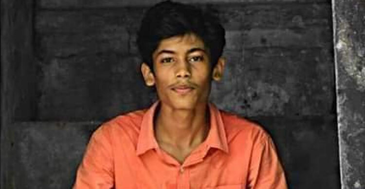 কক্সবাজার সৈকতে নেমে স্কুলছাত্র নিখোঁজ