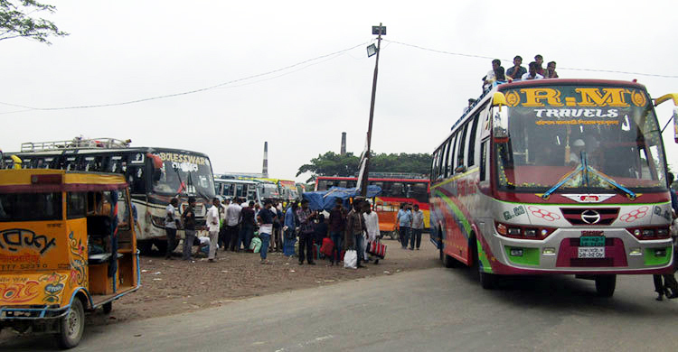 ১৩ ঘণ্টা পর বরিশালে সব রুটে বাস চলাচল শুরু