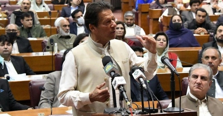 Pak parliament adjourns, to reconvene on vote to oust Imran Khan