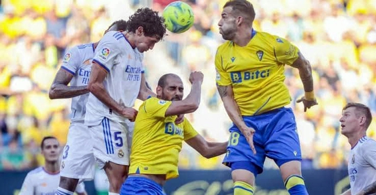 Champions Real held by struggling Cadiz