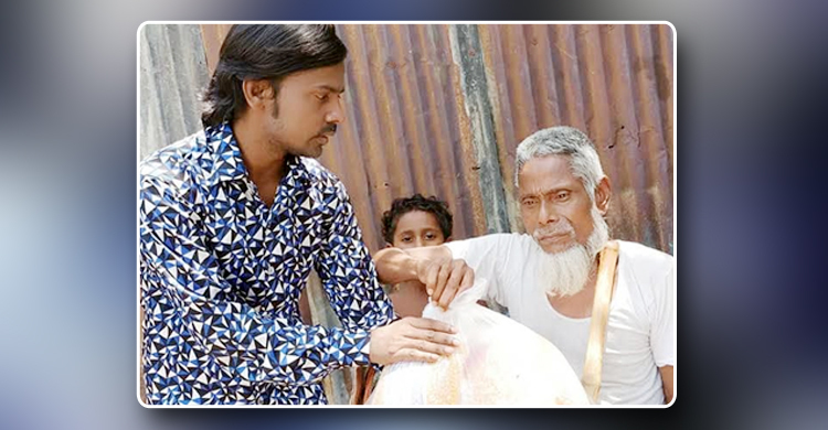 রমজানে অসহায় ৩০০ পরিবারের পাশে হিরো আলম
