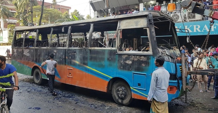 Nine buses set on fire in Dhaka