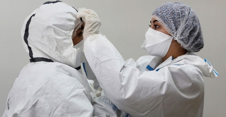 Covid may have killed up to 180,000 health workers globally