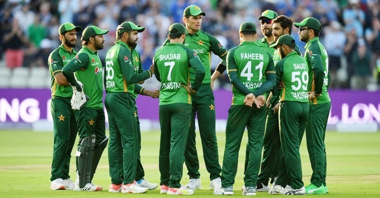 Pakistan announces 12-man squad for India clash