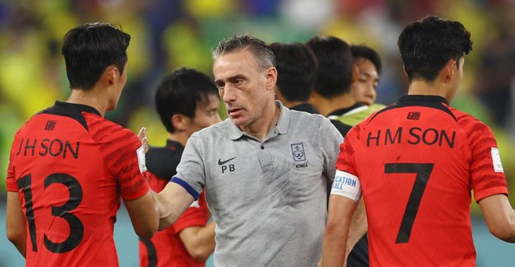 Bento leaves South Korea post after World Cup exit