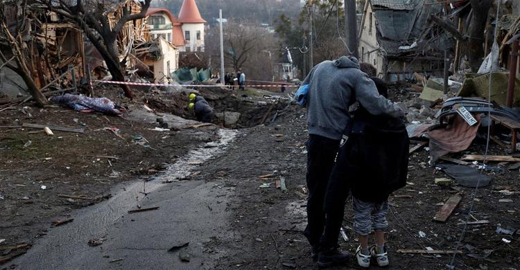 Russian missiles strike Kyiv on New Year's Eve, one dead