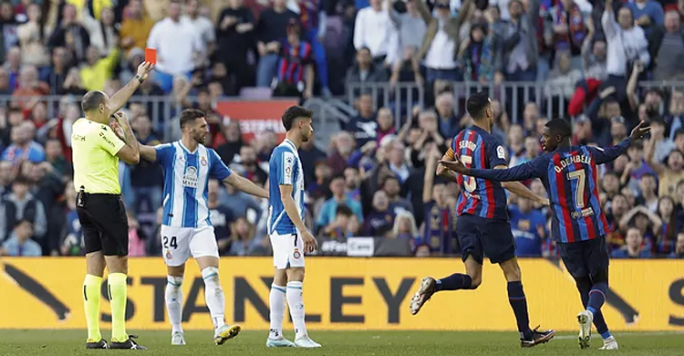 Barcelona held by Espanyol in chaotic derby