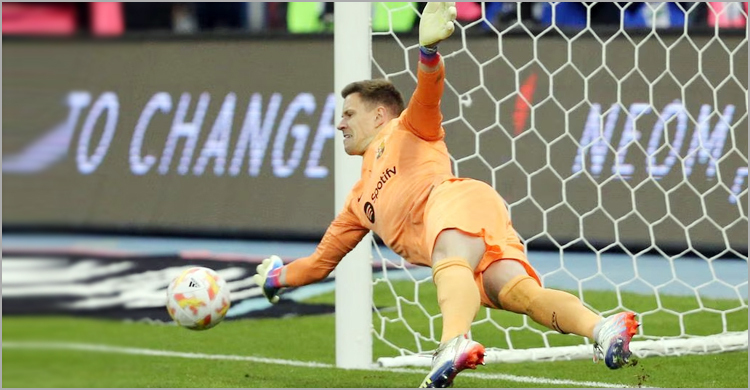 Ter Stegen shines as Barcea reach Super Cup final