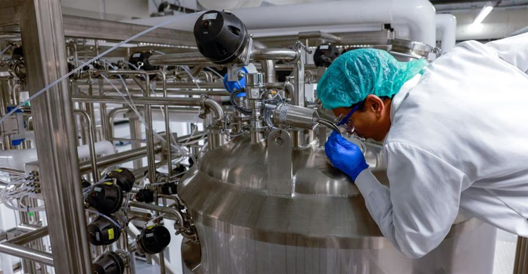 Lab-grown meat moves closer to American dinner plates