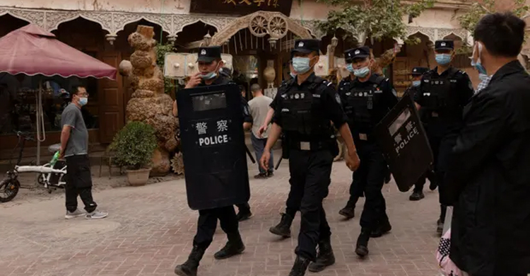 Canada votes to take in 10,000 Uyghur refugees